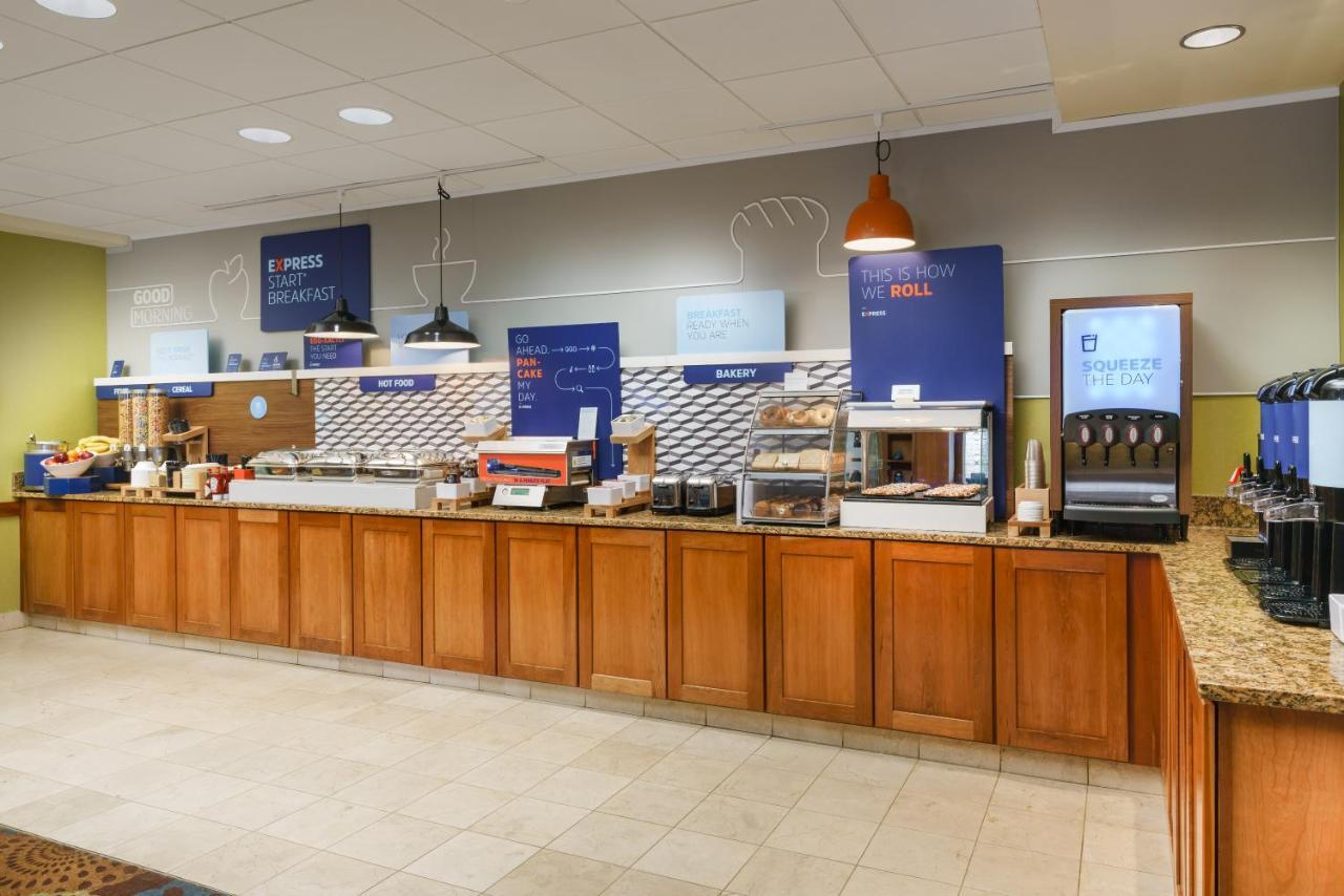 Holiday Inn Express Boston Brockton By Ihg Kültér fotó